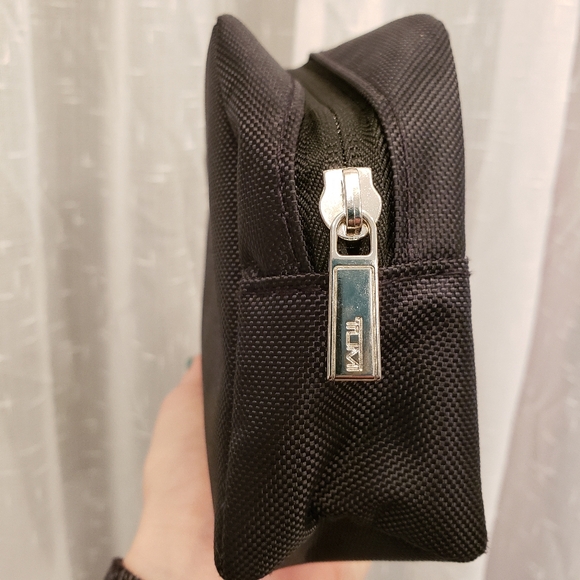 Tumi Delta Travel Zipper Pouch Black - Picture 5 of 8